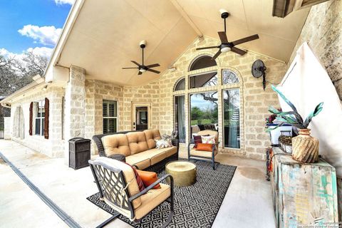 Single Family Residence in Hondo TX 1409 Woodland Ct 9.jpg