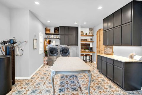 Single Family Residence in Hondo TX 1409 Woodland Ct 42.jpg
