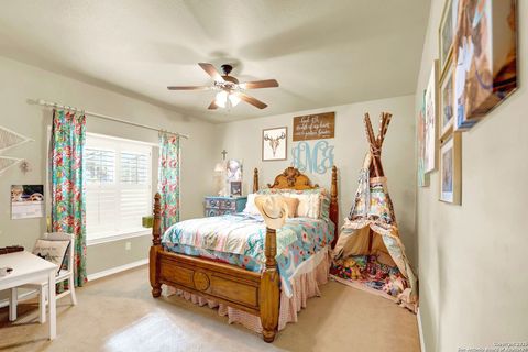 Single Family Residence in Hondo TX 1409 Woodland Ct 33.jpg