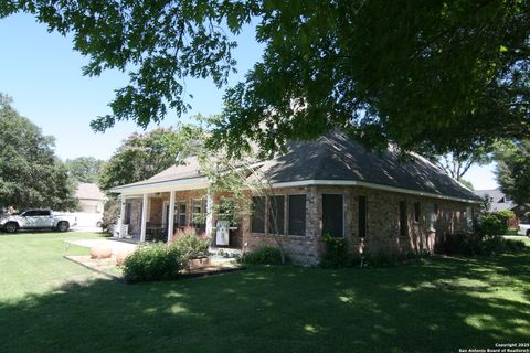 Single Family Residence in Castroville TX 220 Private Road 4661 25.jpg