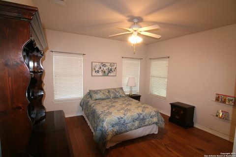 Single Family Residence in Castroville TX 220 Private Road 4661 19.jpg