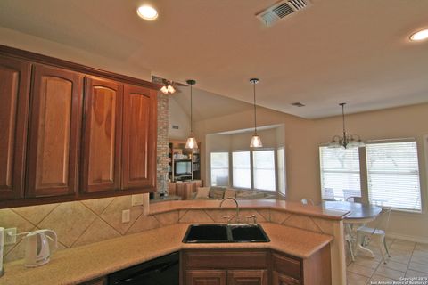 Single Family Residence in Castroville TX 220 Private Road 4661 15.jpg