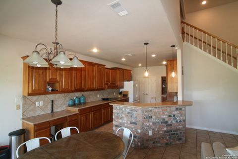 Single Family Residence in Castroville TX 220 Private Road 4661 12.jpg