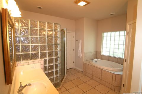 Single Family Residence in Castroville TX 220 Private Road 4661 18.jpg