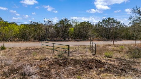  in Hondo TX 1617 County Road 241.jpg