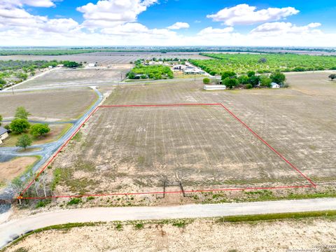  in Hondo TX LOT 6 Cr 343.jpg