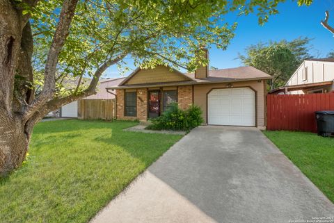 Single Family Residence in San Antonio TX 8034 Fair Bnd.jpg