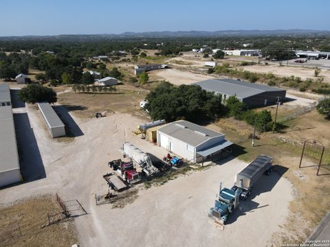 Warehouse in Bandera TX 4112 State Highway 16.jpg