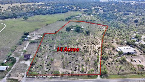 Single Family Residence in Natalia TX 2450 Highway 132.jpg
