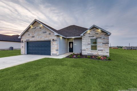 Single Family Residence in Atascosa TX 12929 Pueblo Nuevo.jpg