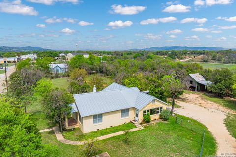 Single Family Residence in Medina TX 193 Bellows Ave.jpg
