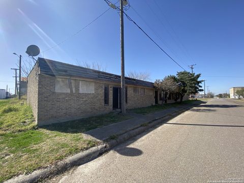 Business in Mathis TX 118 N South St.jpg
