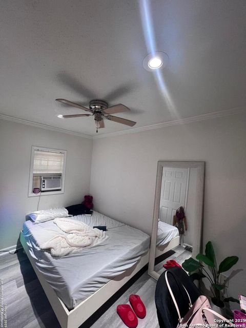 Single Family Residence in Beeville TX 308 Alta Vista Blvd 4.jpg