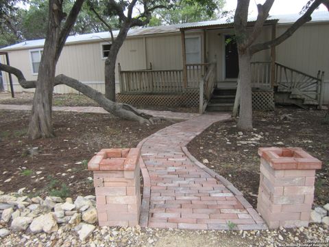 Single Family Residence in Bandera TX 1095 Scenic Dr.jpg