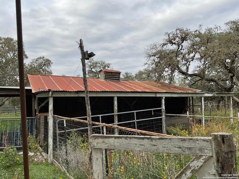 Single Family Residence in Mico TX 3020 County Road 265 39.jpg