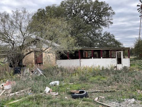 Single Family Residence in Mico TX 3020 County Road 265 23.jpg