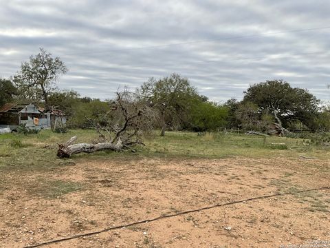 Single Family Residence in Mico TX 3020 County Road 265 30.jpg