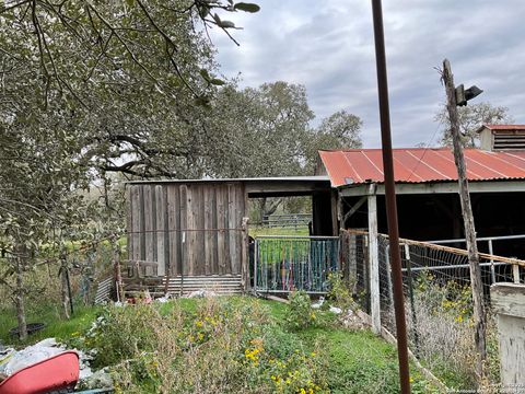 Single Family Residence in Mico TX 3020 County Road 265 40.jpg