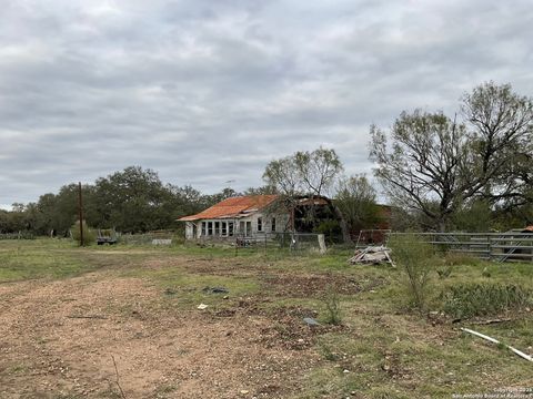 Single Family Residence in Mico TX 3020 County Road 265 27.jpg