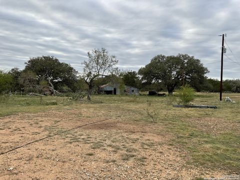 Single Family Residence in Mico TX 3020 County Road 265 29.jpg