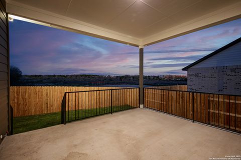 Single Family Residence in Castroville TX 193 Mountain Oak 9.jpg