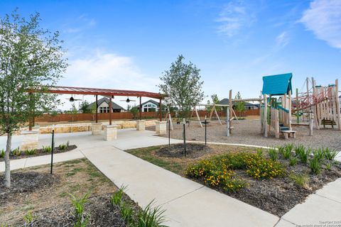Single Family Residence in Castroville TX 193 Mountain Oak 18.jpg