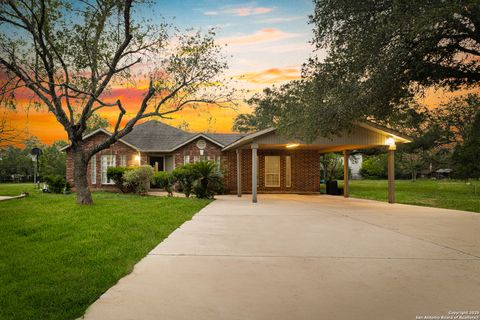Single Family Residence in Atascosa TX 13040 Tomlynn.jpg
