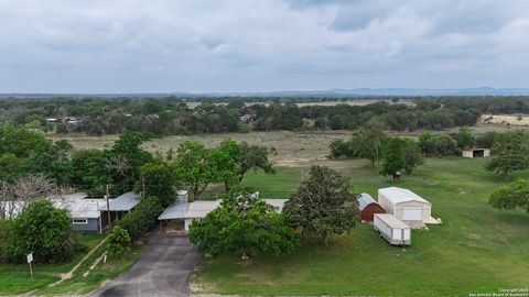 Single Family Residence in Bandera TX 4317 Hwy 173 N.jpg