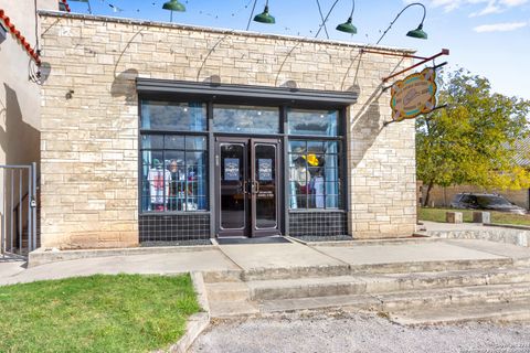 Retail in Bandera TX 204 Main St.jpg