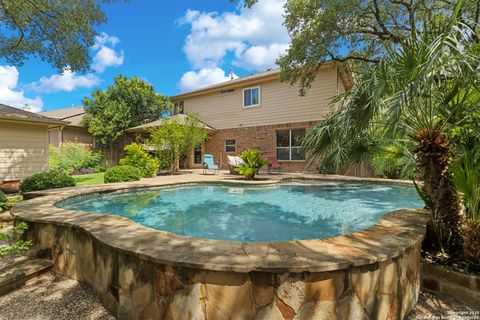 Single Family Residence in Helotes TX 8902 Burnt Path.jpg