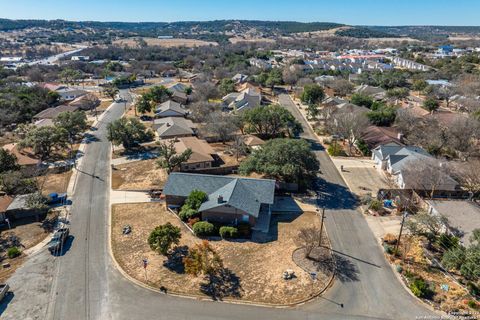 Single Family Residence in Kerrville TX 135 Fallow Dr.jpg