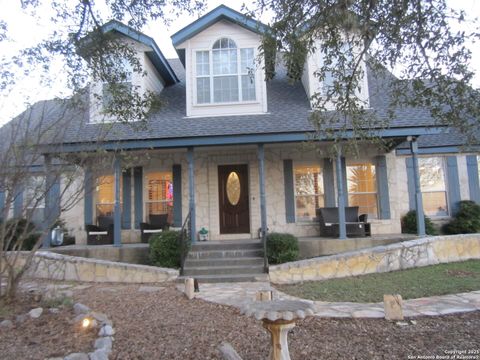Single Family Residence in Bandera TX 1100 Madrona Ridge Dr.jpg