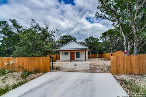 Single Family Residence in Bandera TX 6401 Whartons Dock.jpg