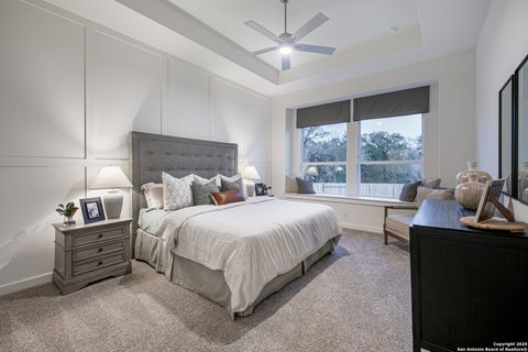 Single Family Residence in Castroville TX 547 White Oak 8.jpg