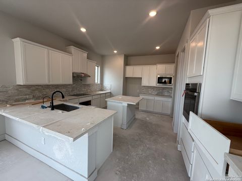 Single Family Residence in Castroville TX 547 White Oak 2.jpg