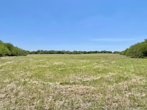  in Beeville TX TRACT 4 West King Lane 2.jpg