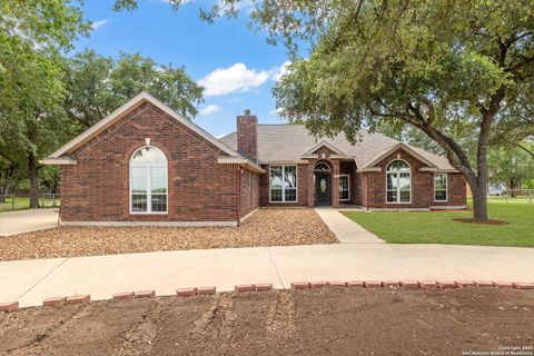 Single Family Residence in Castroville TX 124 County Road 4712.jpg