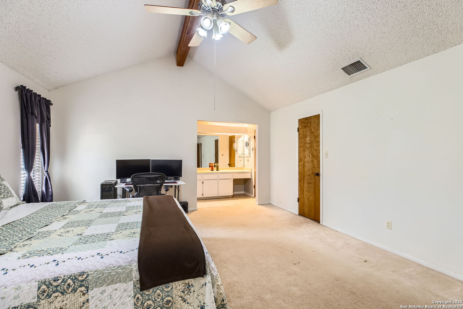Single Family Residence in Bandera TX 1608 Kings Ranch Rd 15.jpg