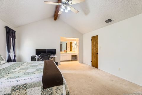 Single Family Residence in Bandera TX 1608 Kings Ranch Rd 15.jpg
