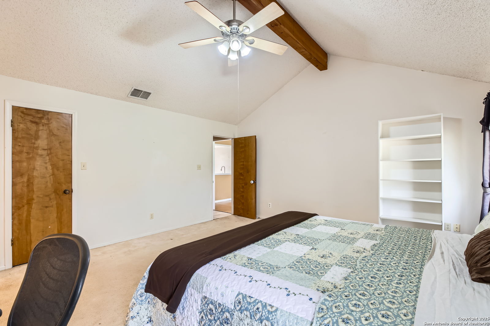 Single Family Residence in Bandera TX 1608 Kings Ranch Rd 14.jpg
