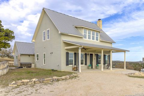 Single Family Residence in Medina TX 1259 Benton Creek Rd.jpg