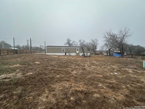 Manufactured Home in Poteet TX 101 Villa Ridge #6 Dr.jpg