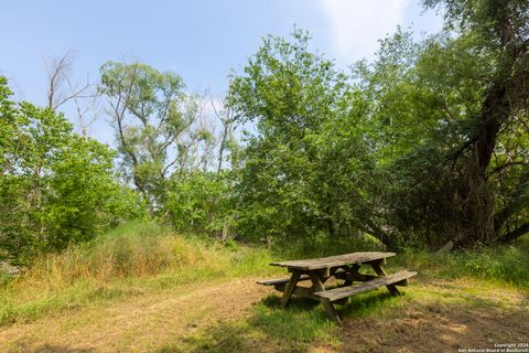 Farm in Atascosa TX 00 Shepherd 7.jpg