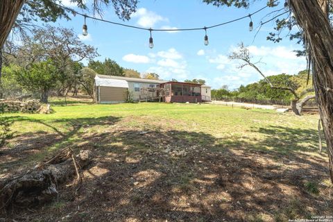 Manufactured Home in Bandera TX 1128 Wright Dr.jpg