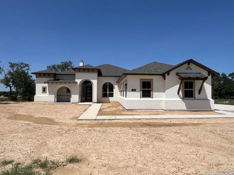 Single Family Residence in Castroville TX 159 Bauer Ln.jpg