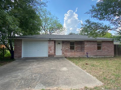Single Family Residence in Refugio TX 305 Osage St.jpg