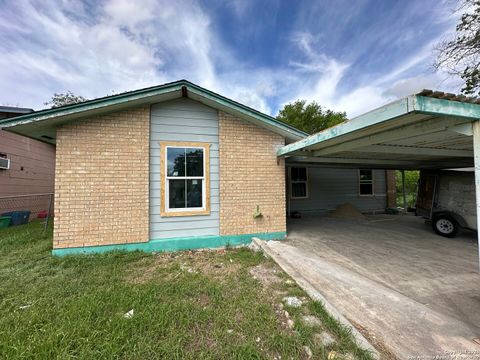 Single Family Residence in San Antonio TX 8607 White Star St.jpg