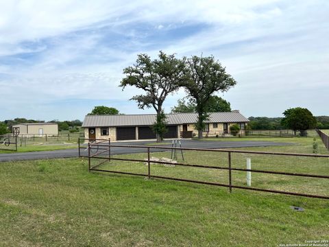Single Family Residence in Bandera TX 545 Highgate Dr.jpg