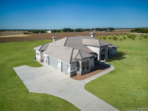 Single Family Residence in Castroville TX 252 Venado Oaks.jpg