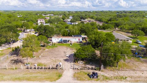  in Hondo TX 289 County Road 4639.jpg
